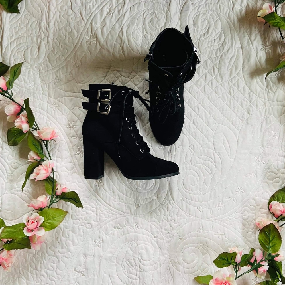Black heel boots